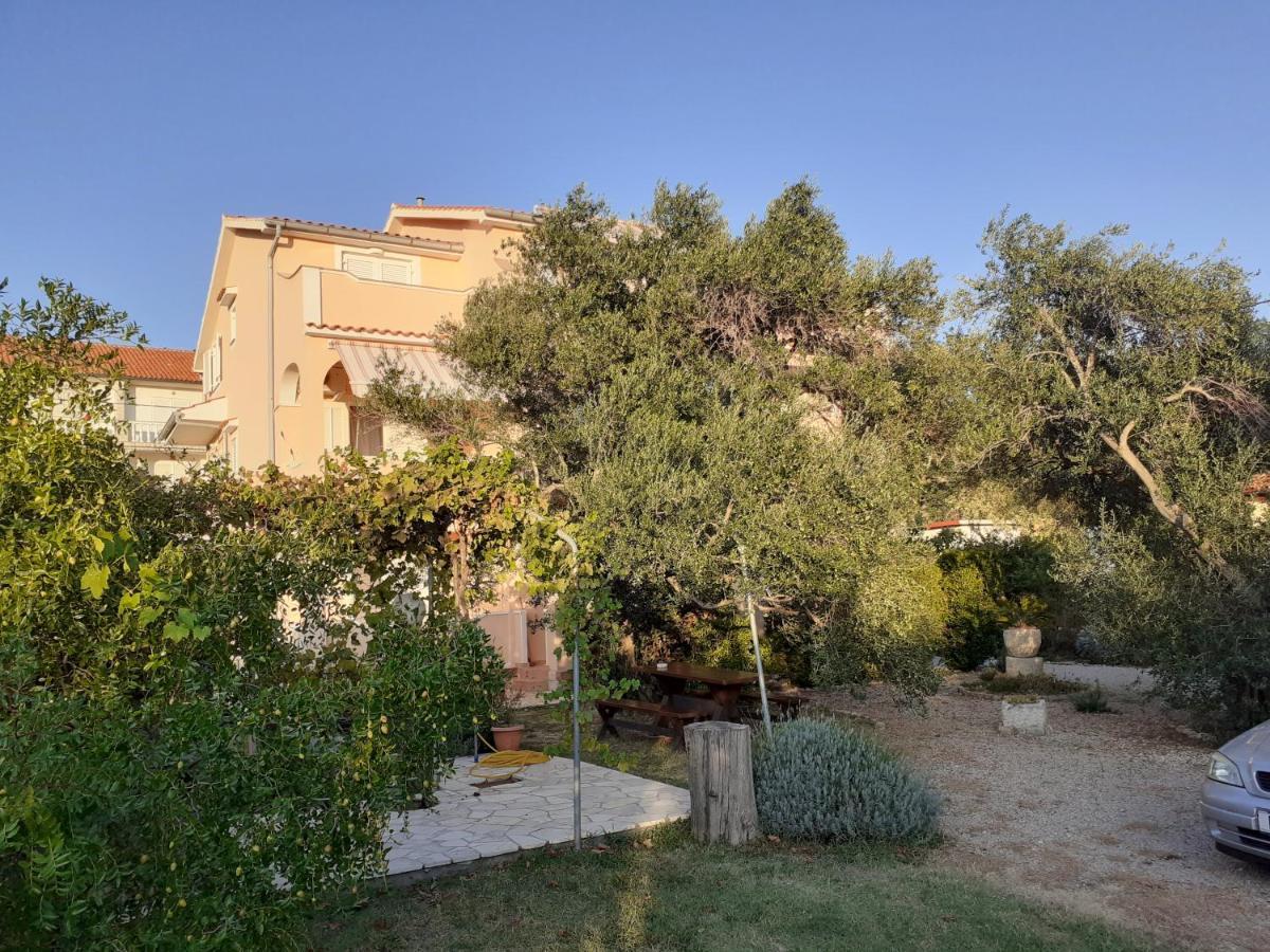 Apartments Marijana Rab Town Exterior foto