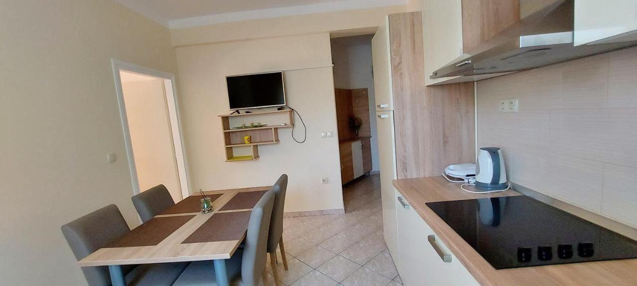Apartments Marijana Rab Town Exterior foto